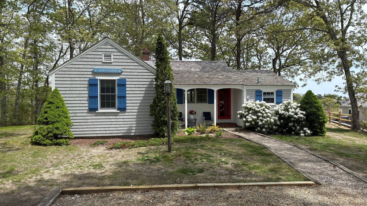 Hyannis Port Cottage | Hyannis Port Cottage with Ocean Views and Access to 3 Beautiful Ocean Beaches!