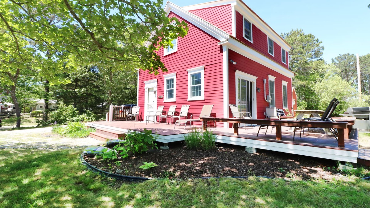 Hyannis Port House | Hyannis Port Cottage with Ocean Views and Access to 3 Beautiful Ocean Beaches!