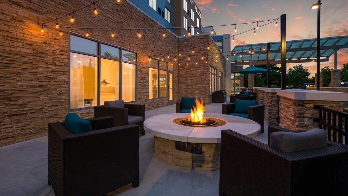 Coliseum Central Hotel | Hyatt Place Hampton Convention Center