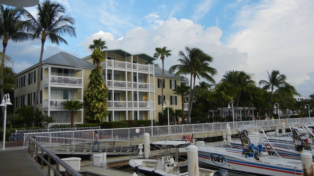 Truman Annex Apartment | Hyatt Sunset Harbor - ground-floor Studio steps from Duval & Mallory Square