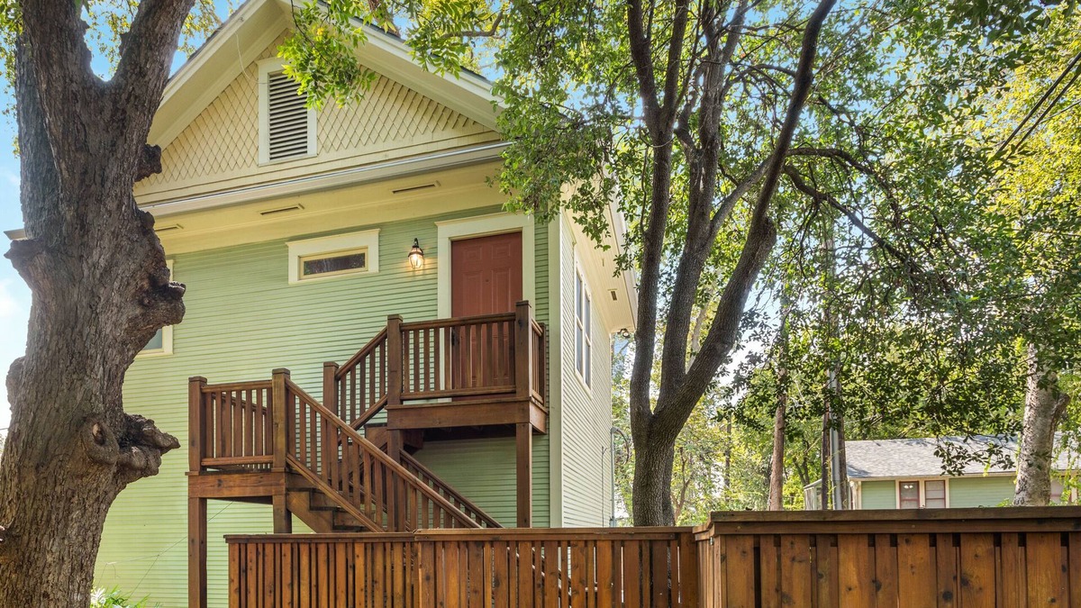 Hyde Park Apartment | Hyde Park Historic District - Close To Everything Austin Has To Offer!
