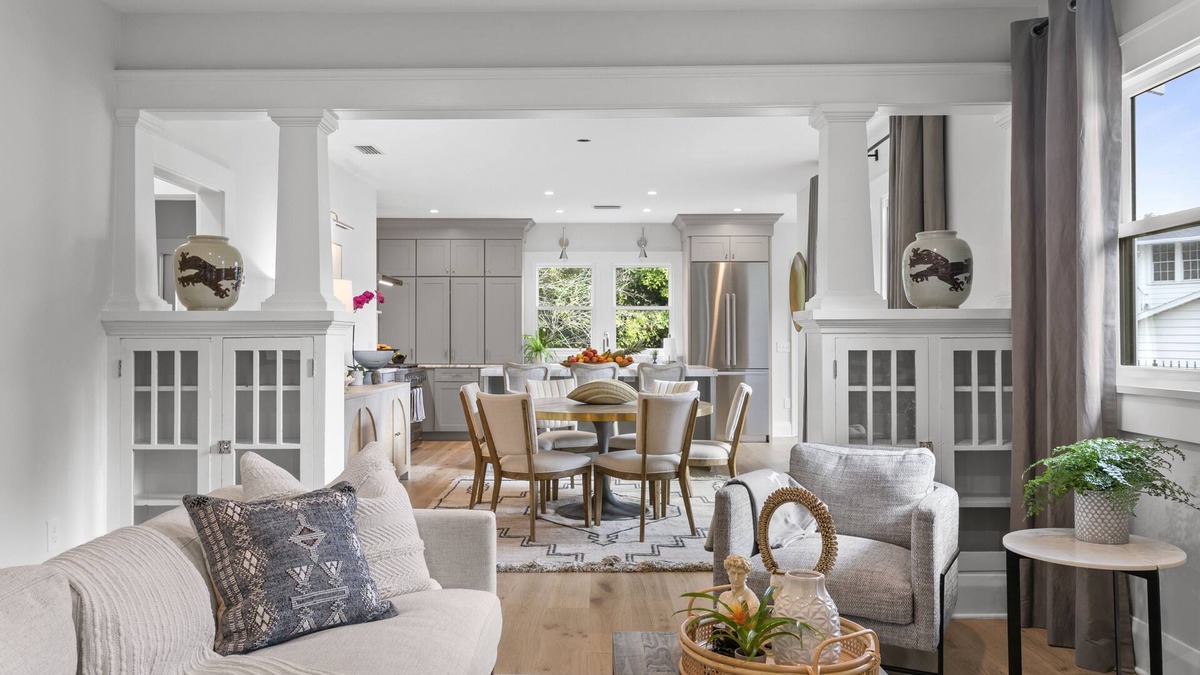 SoHo House | Hyde Park ð Totally Remodeled Historic Bungalow