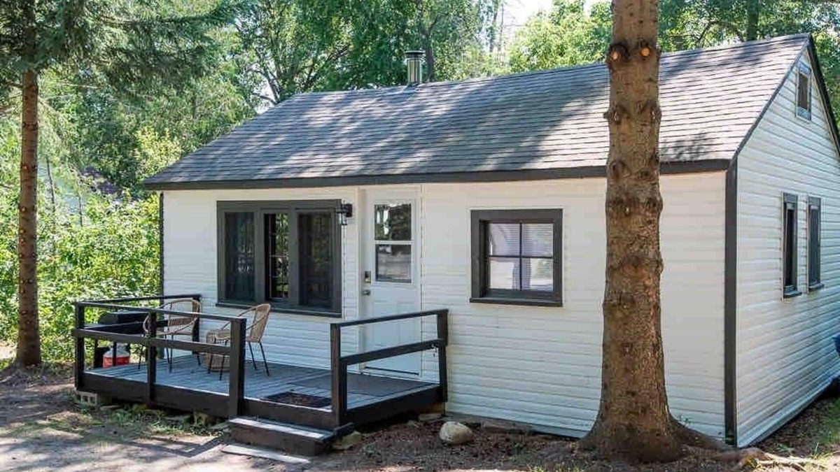 Fenelon Falls Cottage | Hydrus cozy 2 bedroom cottage