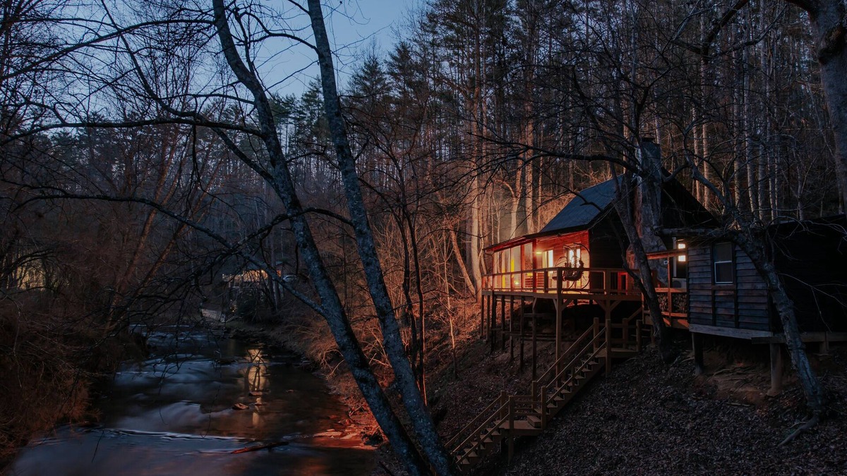 Cashes Valley Cabin | Hygge Hollow Cabin on Fightingtown Creek