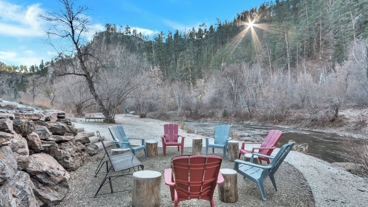 Rapid City House | Hygge House on the Creek, Relaxation at the Creekside House!
