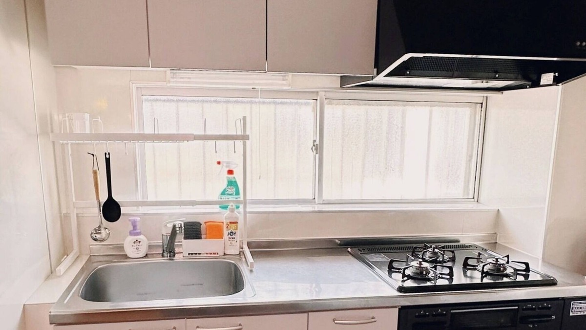 Kashiwa Apartment | HYGGE103 KitchenWashing machineCooking utensils / Kashiwa Chiba