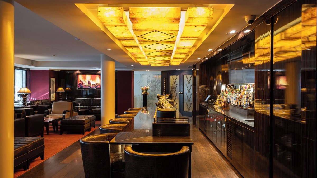 Statiekwartier Hotel | Hyllit Hotel