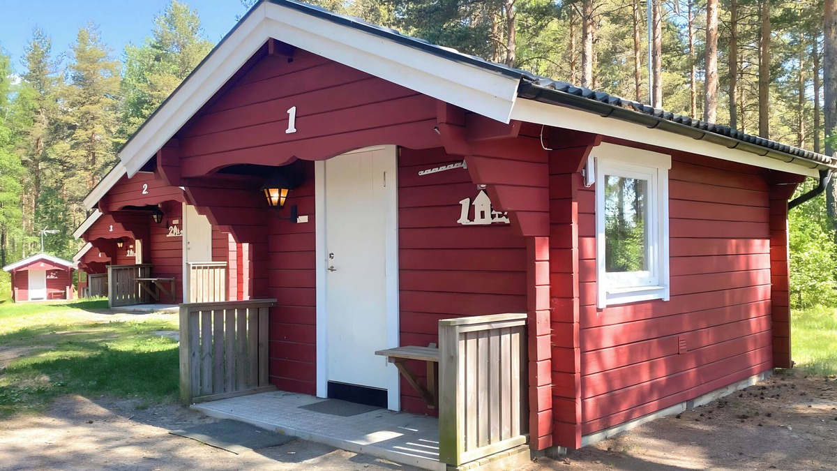 Lovsjo Cabin | Hyltena Stugby