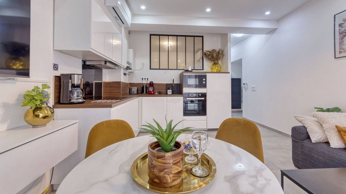 Vernier Apartment | Hyper center+Indour PARKING FREE+WIFI+air conditio