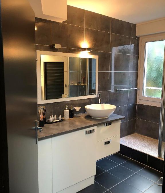 Cote Ouest Ormeaux Apartment | Hyper centre - Balcon/Parking