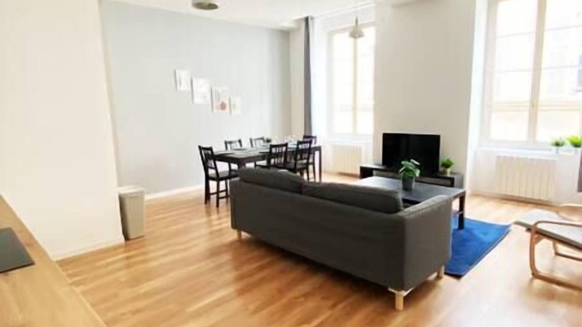 La Madeleine Apartment | Hypercentre Luxueux T5 120m2 Parking Fermé