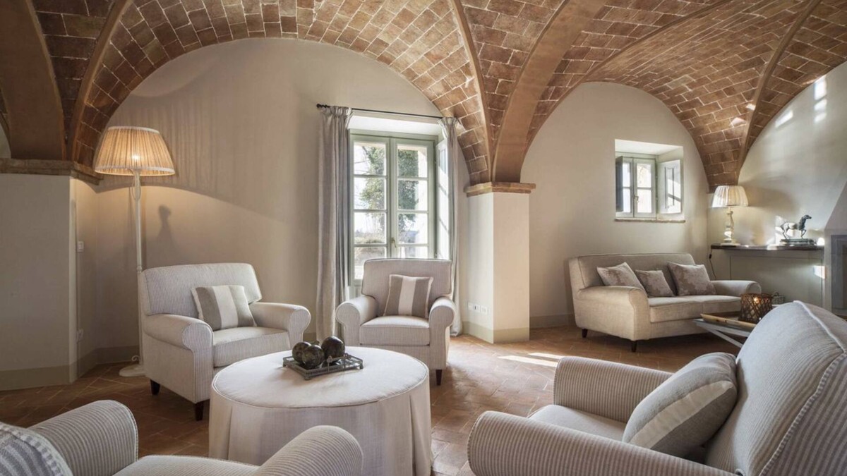 Castelfalfi Villa | I Ferrioli - Five Bedroom Villa, Sleeps 10