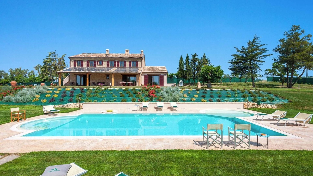 Terre Roveresche Villa | I Gelsi 12&2 by Marche Holiday Villas