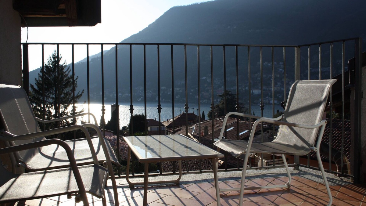 Torno Apartment | I go back to the village but not only