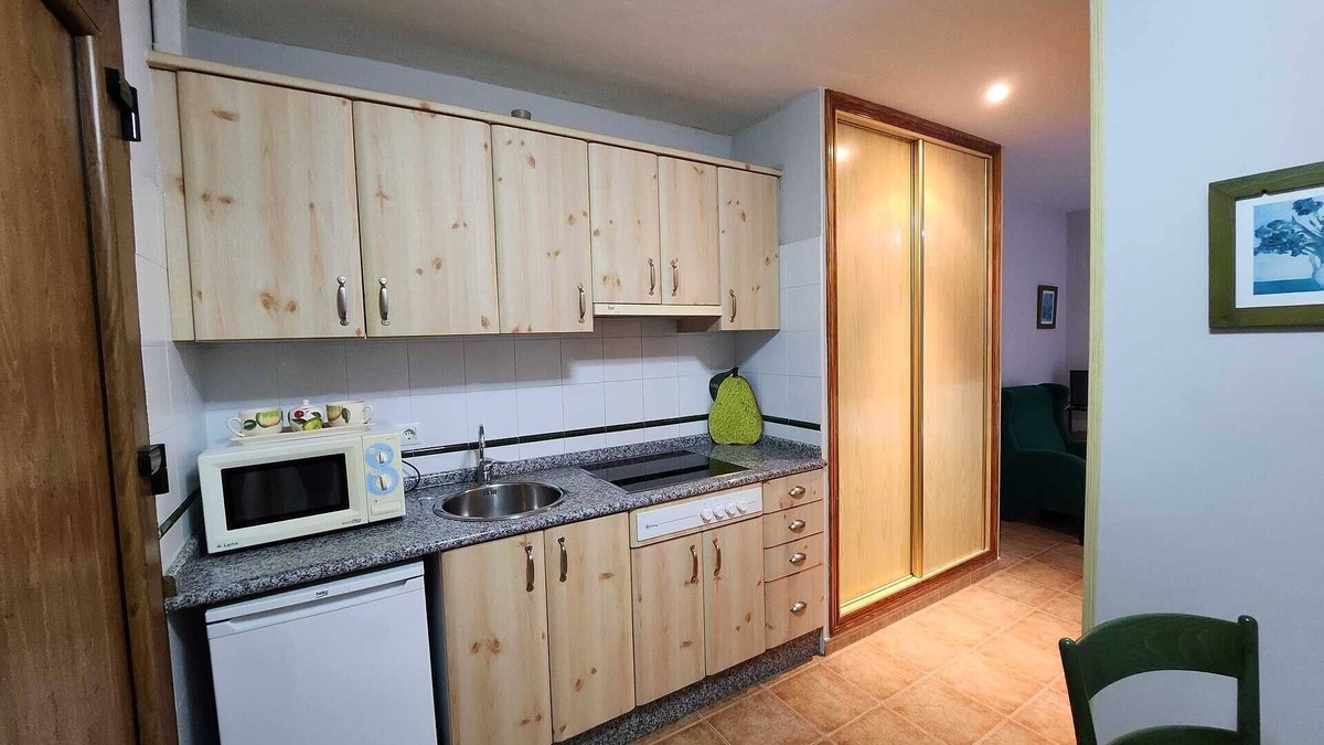 Loza Apartment | I study in the field.