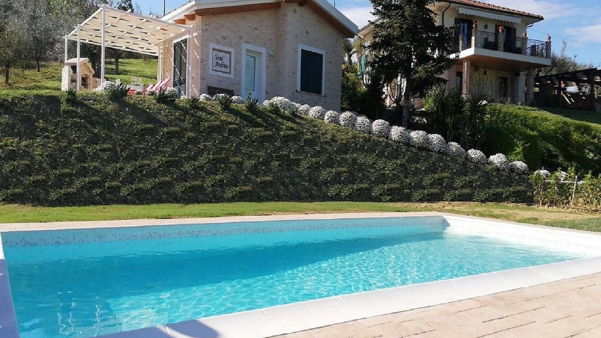 Citta Sant'Angelo House | I Tre Laghi Sant'Andrea Cottage - Sleeps 8 in winter and 10 in summer