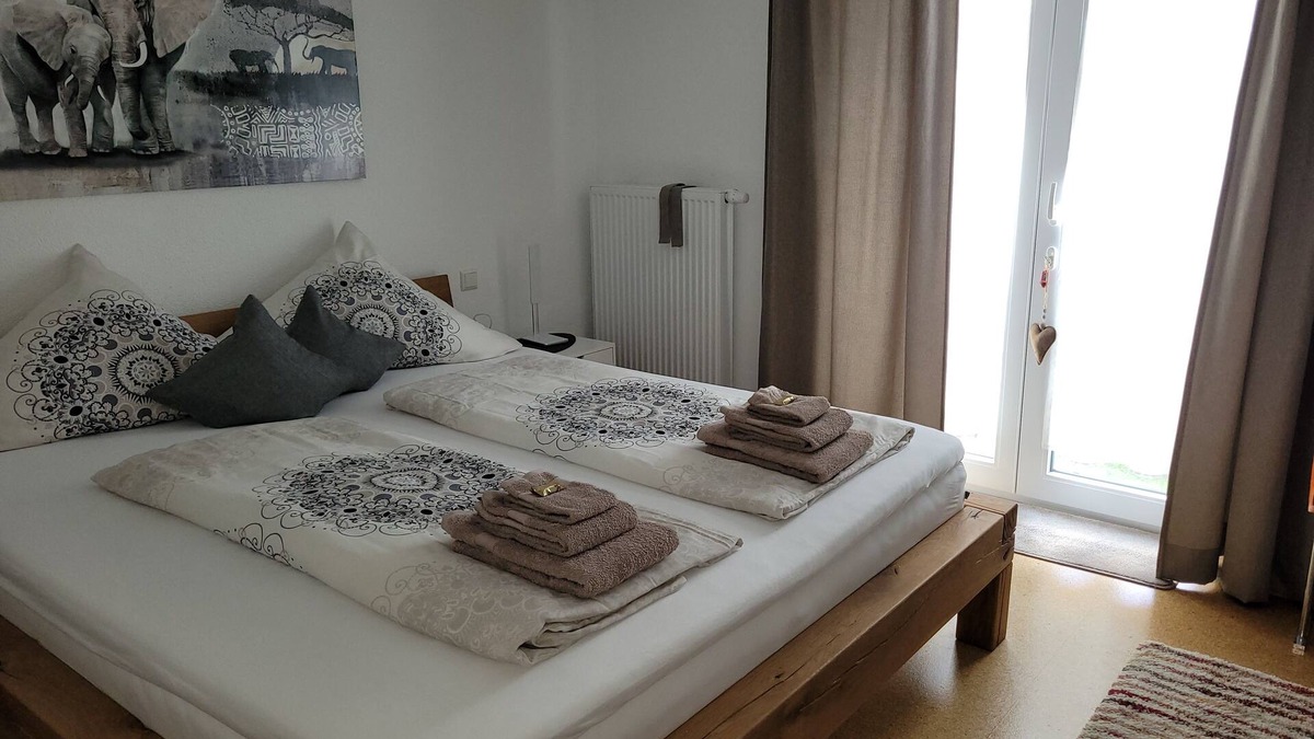 Unterallgau Apartment | i24rooms - 3 room apartment. 80sqm, 2 bathrooms, terrace, garden and whirlpool