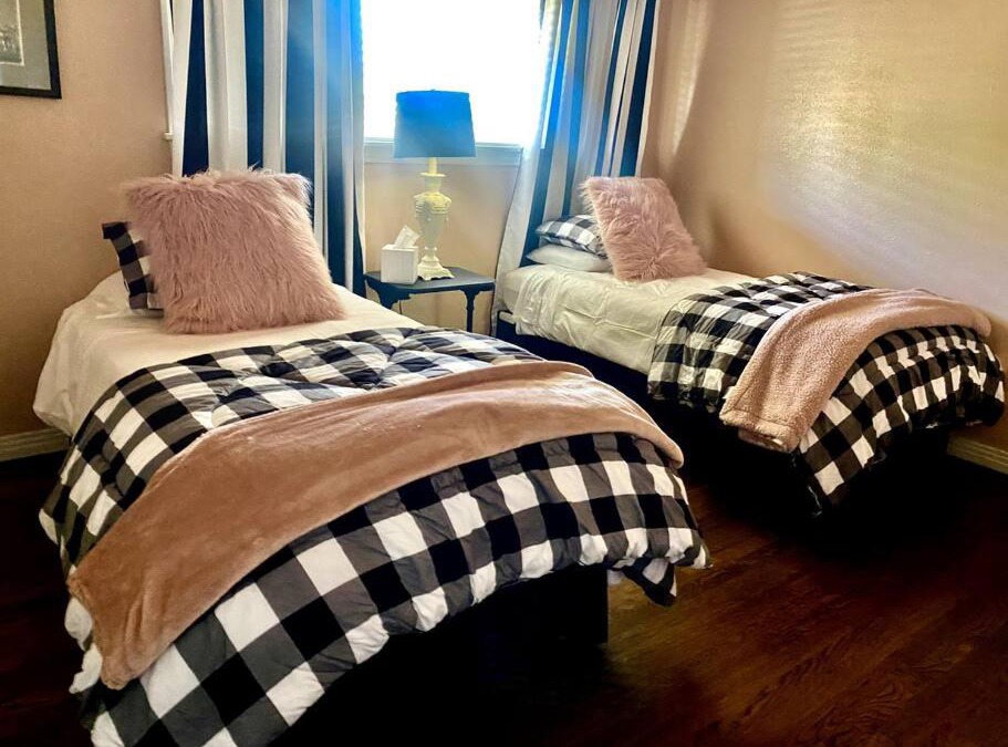 Amarillo House | I40 Large Tuscany 4 bed 20min PDC