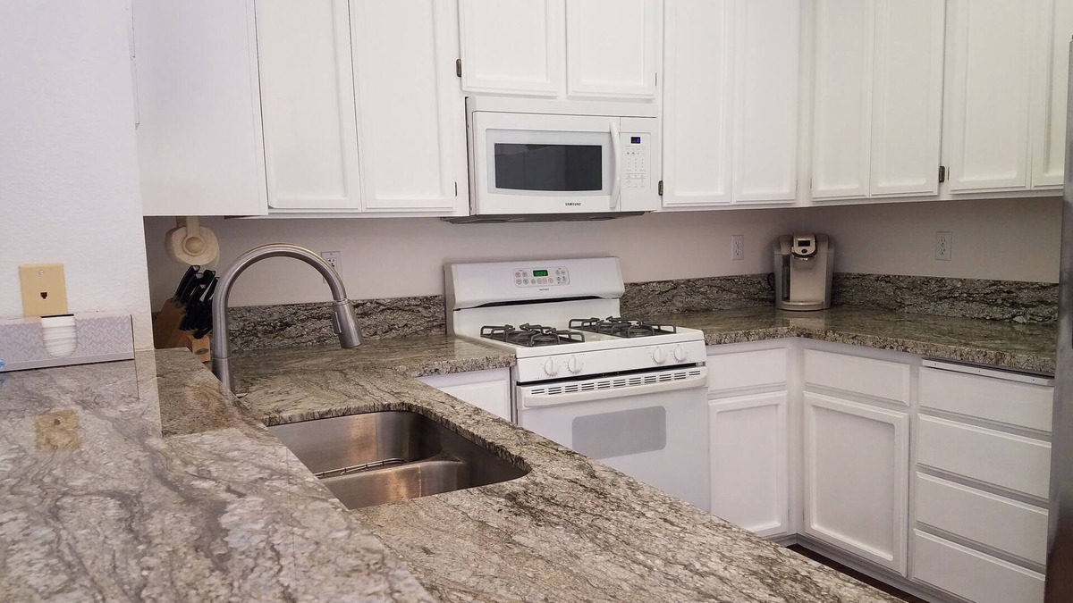 Shasta Lake House | I5 Express, home all to yourself.