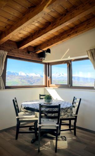 Castelnuovo Vomano Apartment | Iacobhouse, casa con giardino esclusivo e parcheggio privato con vista sul Gran Sasso