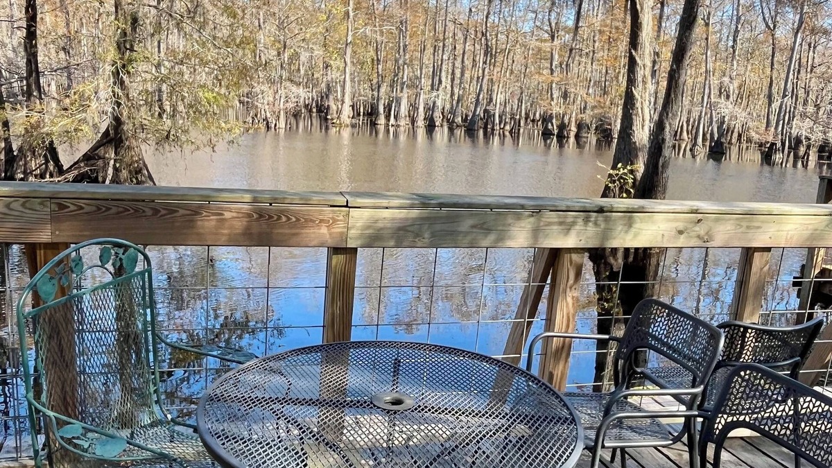Verda Boat Rental | Iatt Lake Cabins and Kayaks House Boat