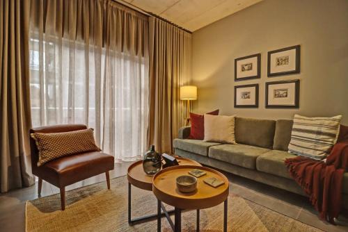 Menlo Park Apartment | IBella's at The Urban