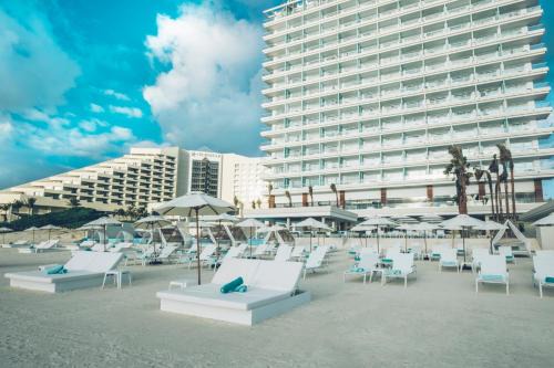 La Isla Resort | Iberostar Selection Coral Cancun - Adults Only All Inclusive Resort