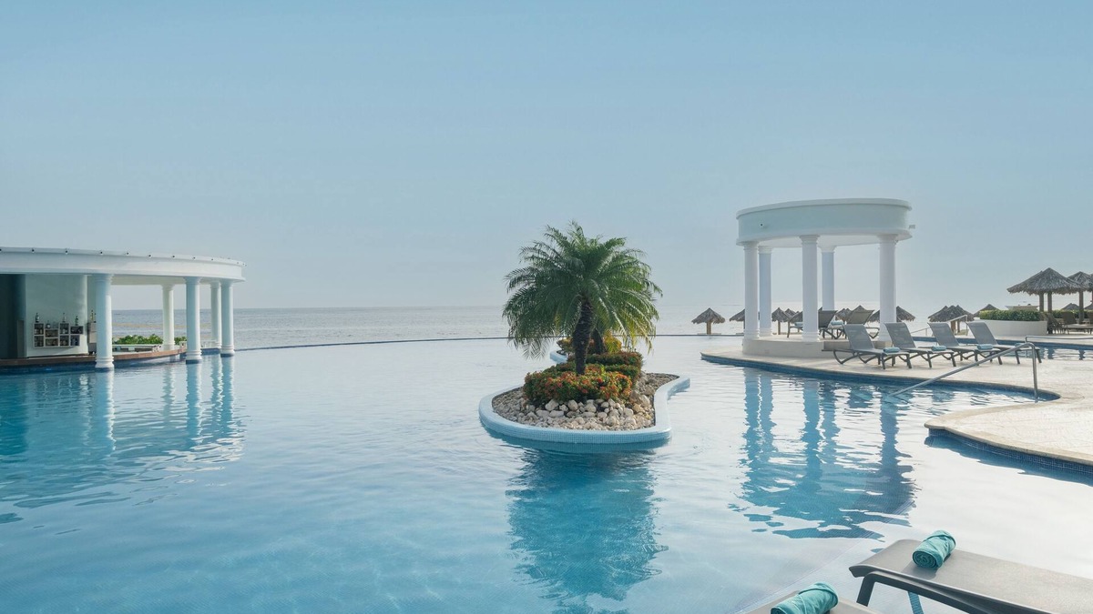Northern Estates Resort | Iberostar Selection Rose Hall Suites - All Inclusive