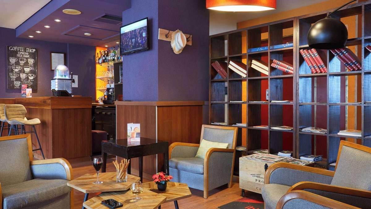 Ambilly Hotel | ibis Annemasse