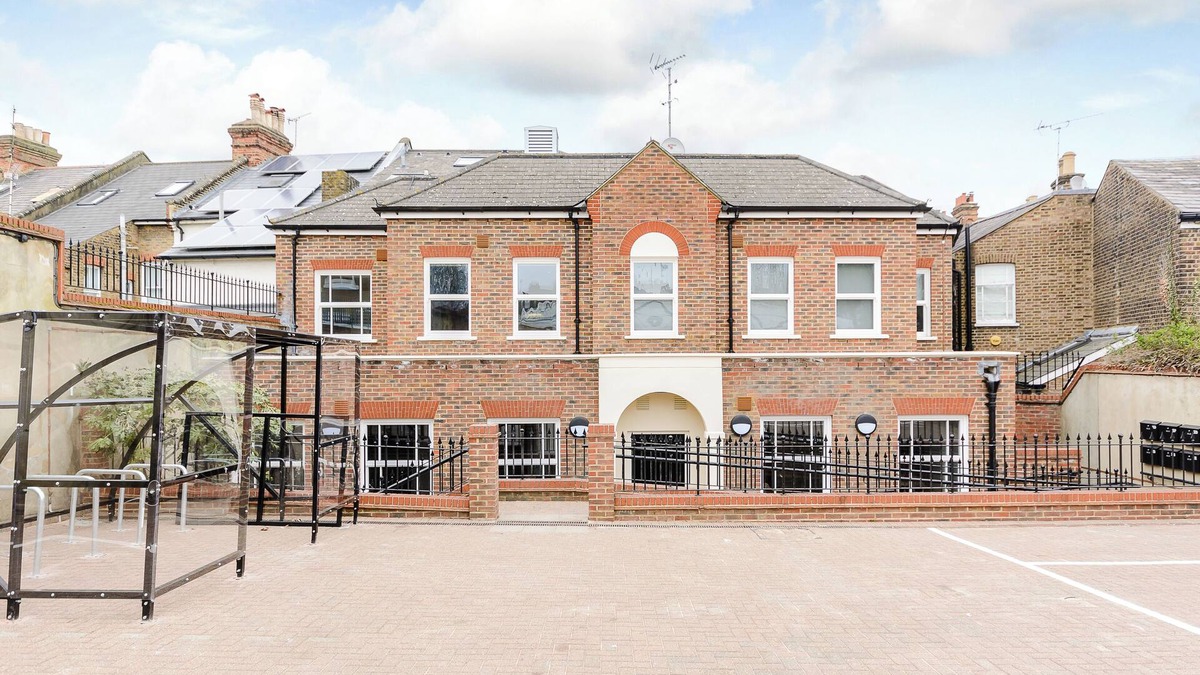 South Richmond Apartment | Ibis House 1 Bedroom | Relaxing Room in Scenic Richmond | Close to Kew Gardens