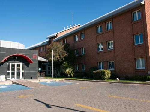 Villa Nueva Hotel | ibis Mendoza