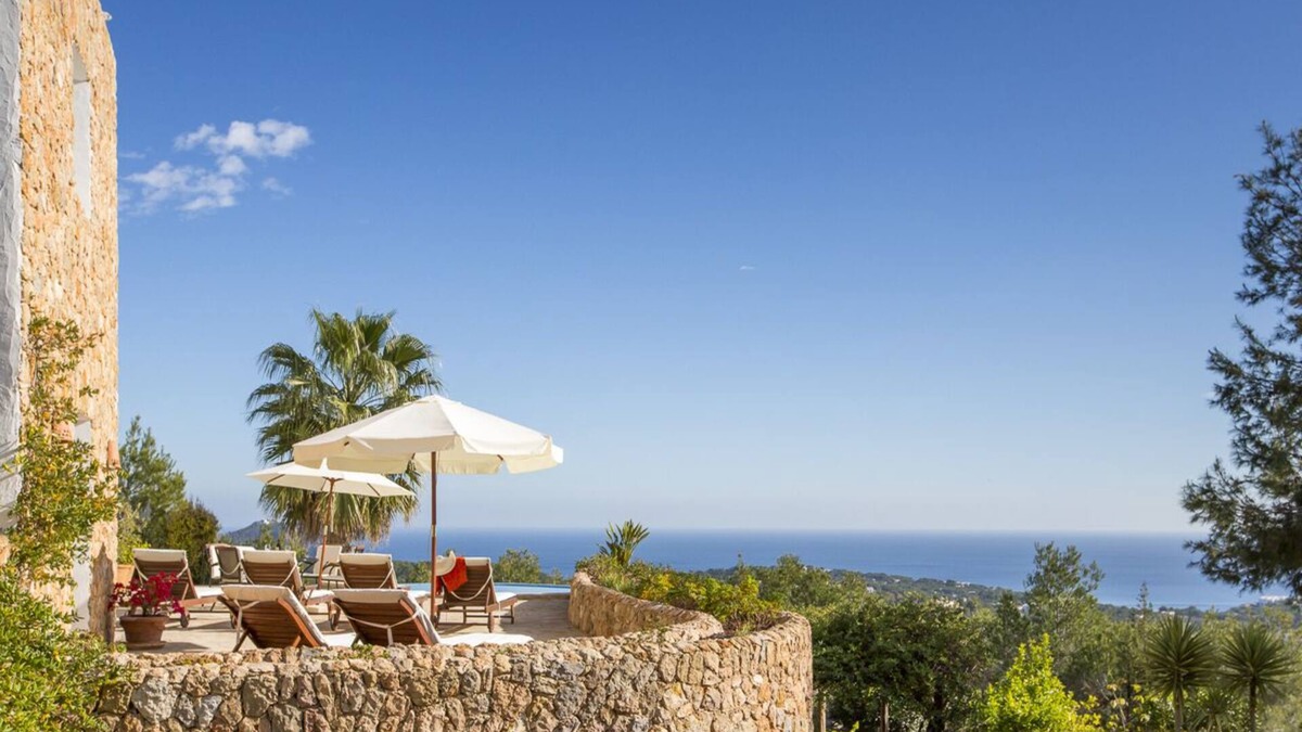 Santa Eulalia del Rio House | Ibiza Finca holiday with breathtaking panoramic sea views