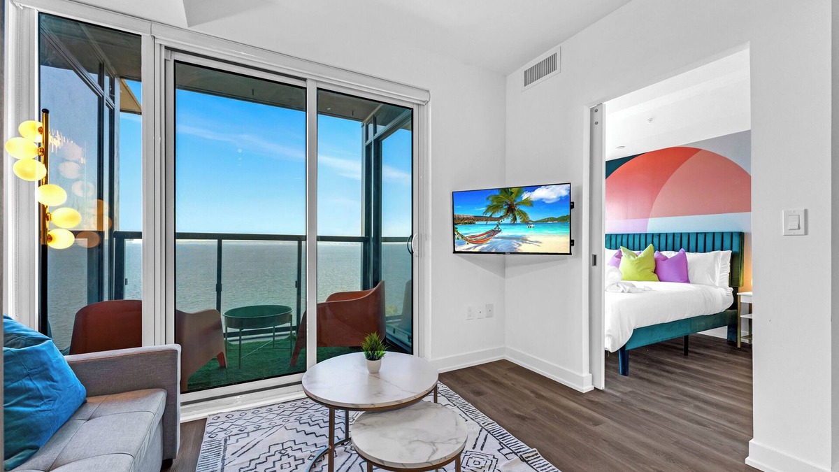 Burlington Condo | Ibiza-Inspired Condo w/Waterfront View | Sleeps 4