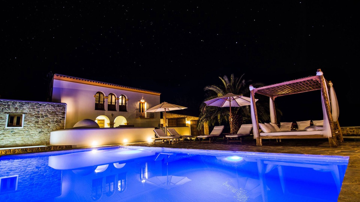 Sant Joan de Labritja Cottage | Ibizan house with garden, pool and outdoor jacuzzi.