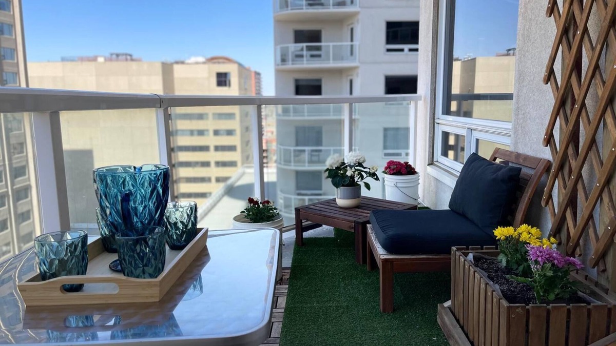 Downtown Edmonton Condo | Ice District 1-bedroom condo with fitness room and AC in Edmonton