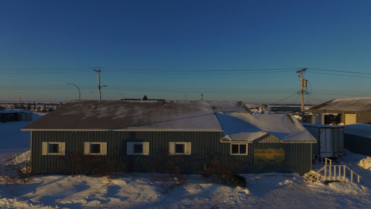 Churchill Hotel | Iceberg Inn