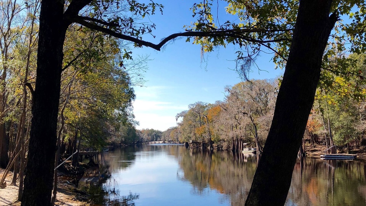 Branford Cottage | Ichetucknee Springs/Ginnie Springs/Santa Fe River at the Hideaway Cottage
