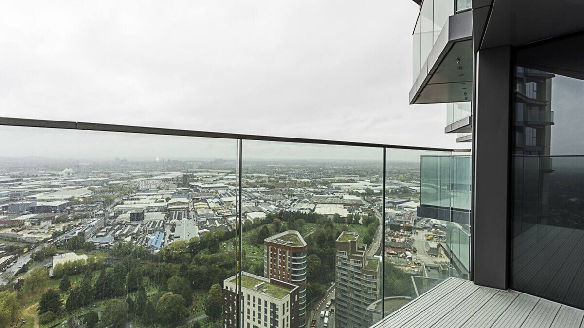 East Acton Apartment | Icon Tower Flat IV