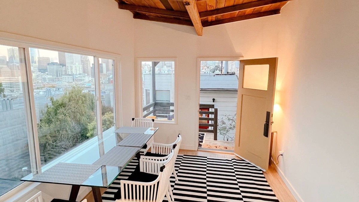 Financial District Cottage | Iconic 2BR, Bay Views, Walk to SF Landmarks- Detached Cottage, at the Park