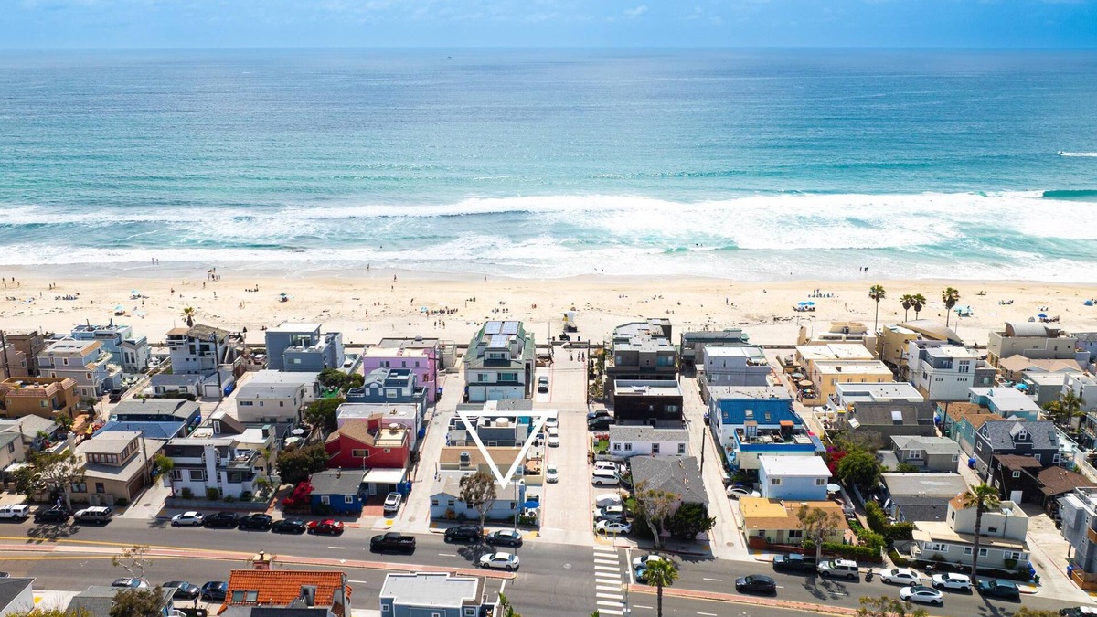 Mission Beach House | Iconic Cottage, Steps to Beach/Ocean, AC,Parking