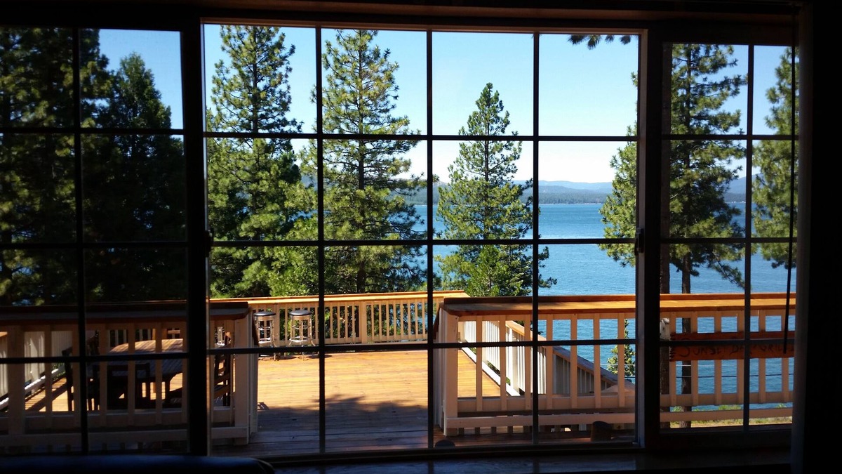 East Shore House | Iconic Lake House with Panoramic Water Views & Semi-Private Beach