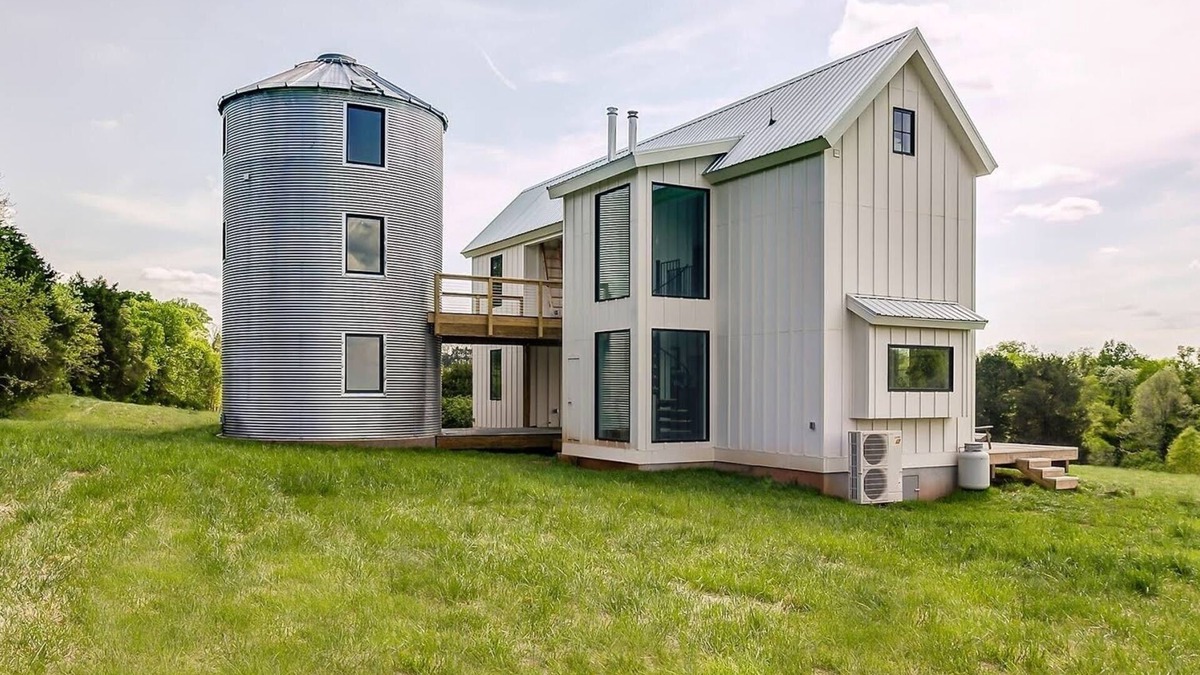 Cedar Mountain House | Iconic Virginia Farmhouse with Furnished Silo and Scottish Highland Cows