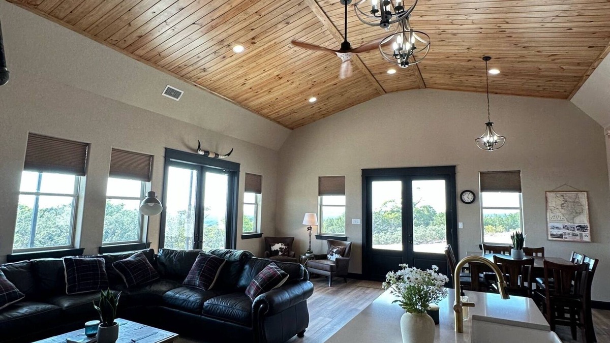 Goldsboro Cabin | Iconic West Texas Sunset and Scenic Views