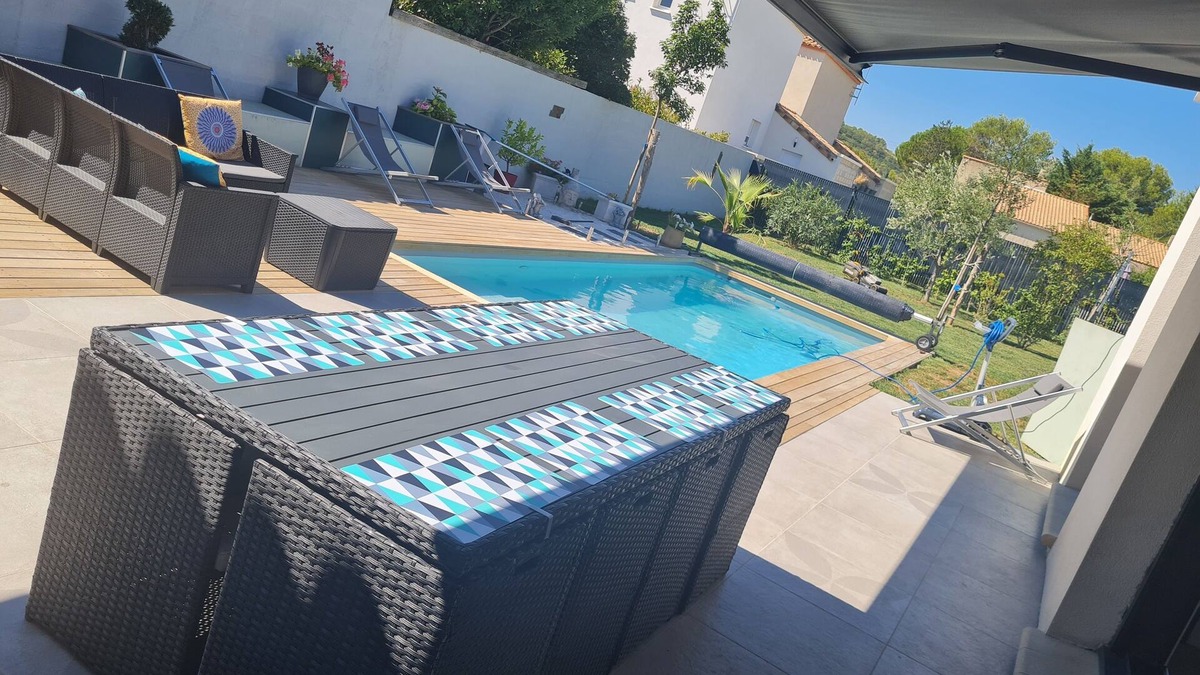 Calvisson Villa | Idéalement Située, Location Villa Moderne 6 Personnes Avec Piscine