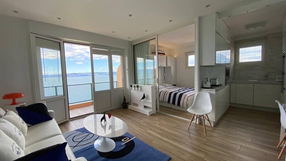 Evian-les-Bains Apartment | Idéalement Situé sur les Quais D'evian Avec vue Panoramique sur le lac Léman
