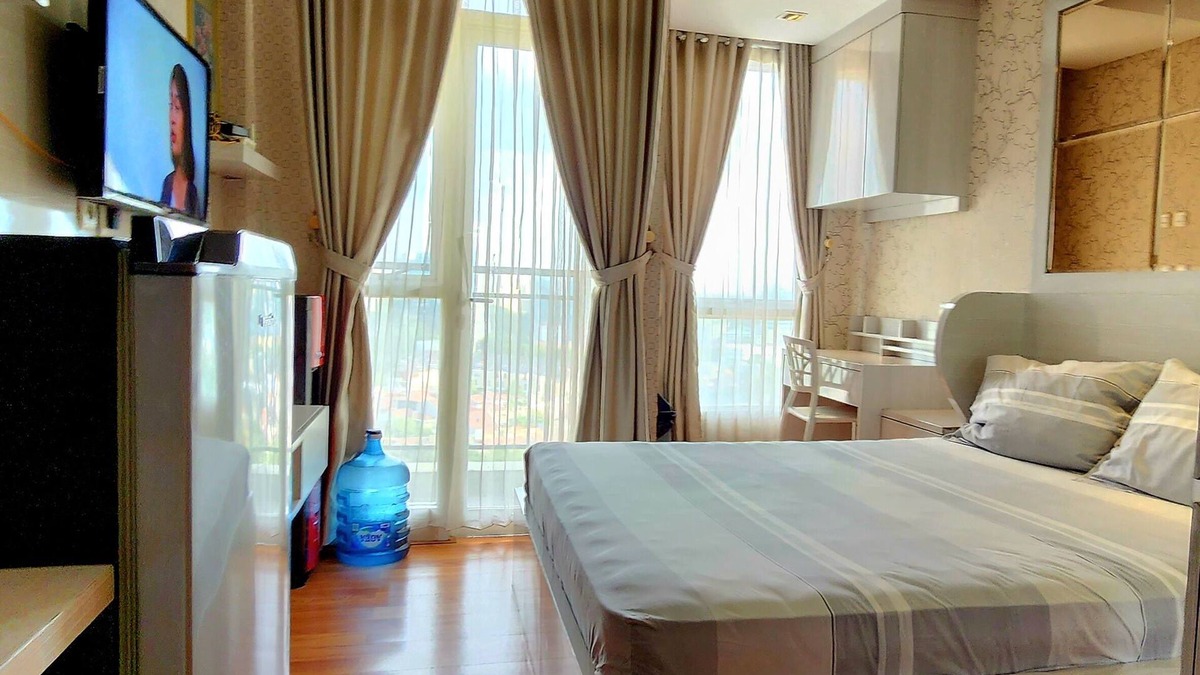 Old Jakarta Apartment | Studio18 @Elpis Kemayoran free Netflix & YouTube