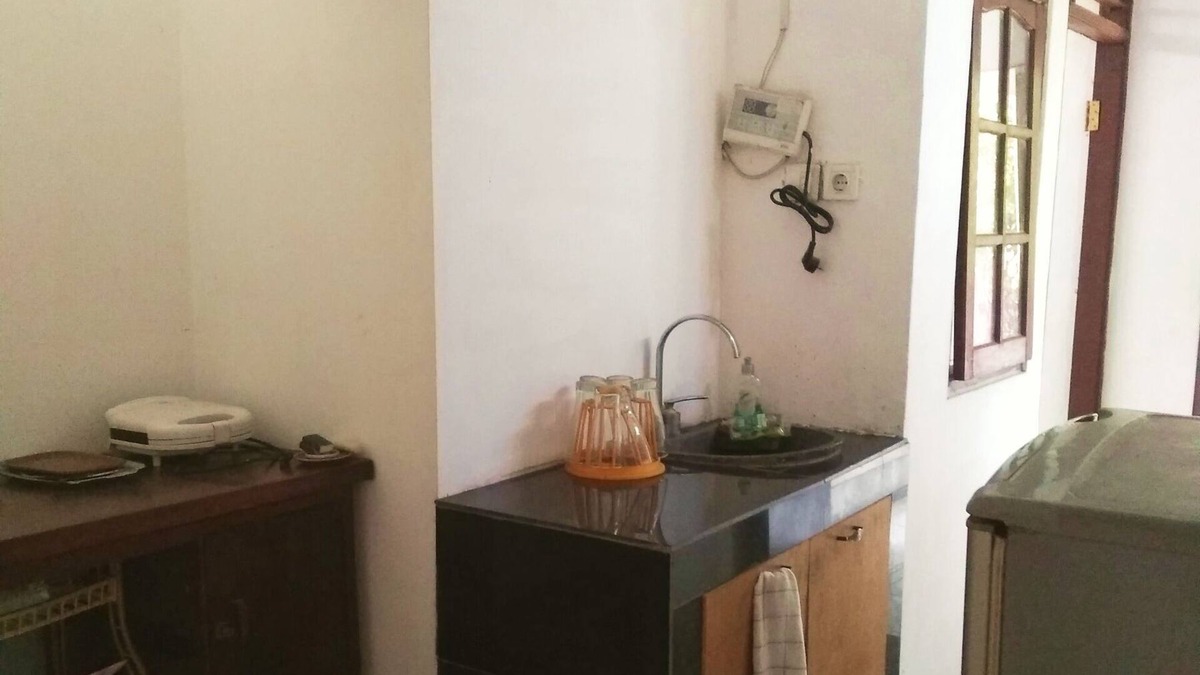 Jakarta House | Welcoming house with AC in vibrant Jakarta