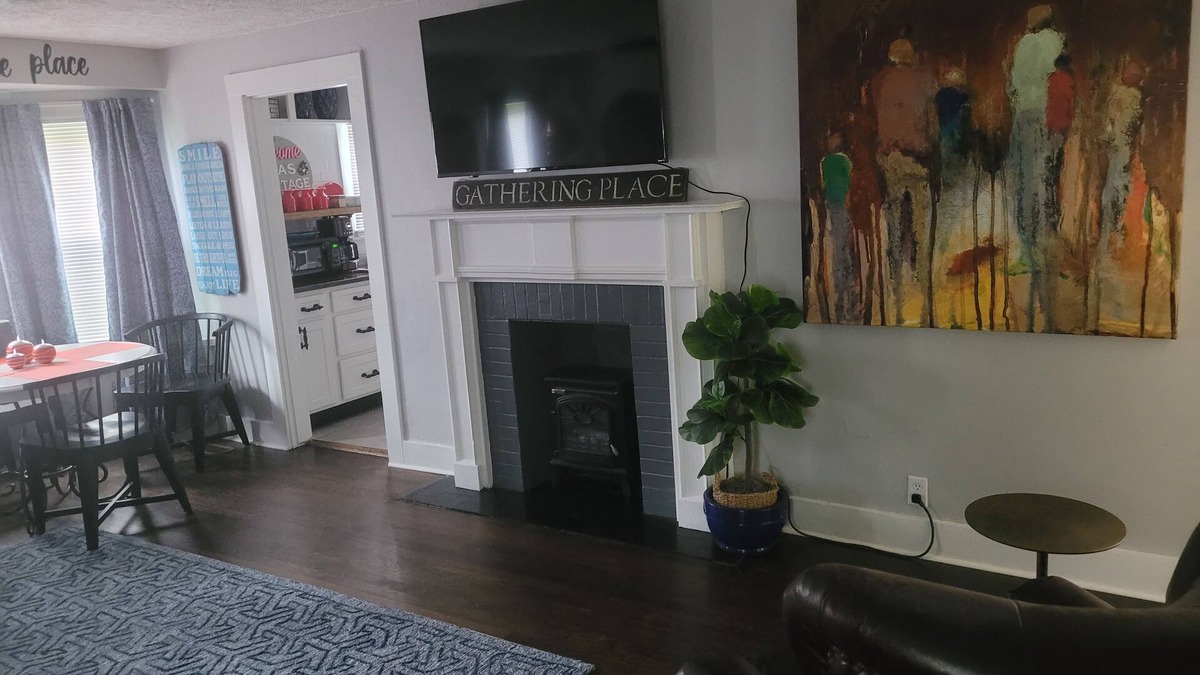 Glasgow Cottage | IDA'S COTTAGE.nClose to caves and lakes.nBeautiful decor.nSimply the best!nn
