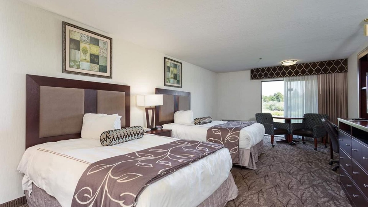 Idaho Falls Hotel | IDAHO FALLS, 2 GREAT UNITS! POOL, SPA, JACUZZI!
