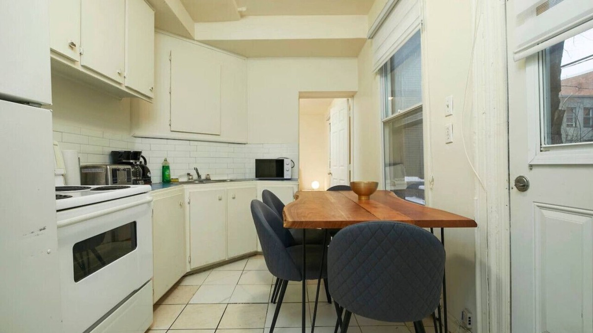 Latin Quarter Apartment | Ideal 4BR Property in Downtown Montreal